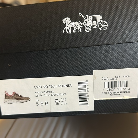 Coach Lowline 270 Signature Sneakers – Pink/Brown 🤎
SOLD OUT ONLINE - Picture 7 of 7